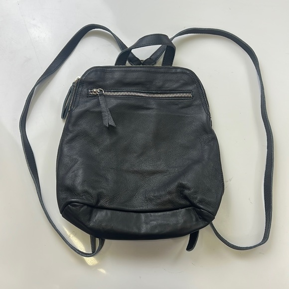 Brandy Melville Bags Brandy Melville Black Backpack A42 Poshmark